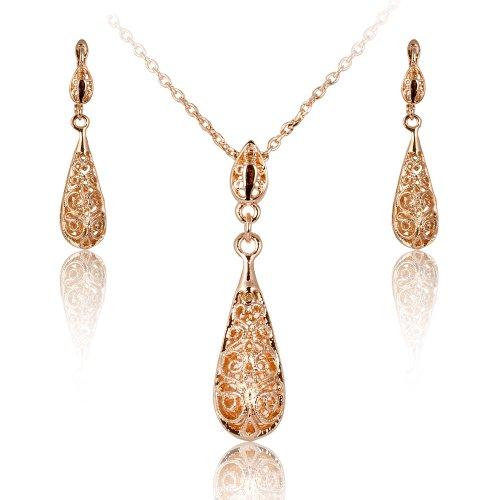 Gold Plated Antique Style Pendant Necklace and Earring