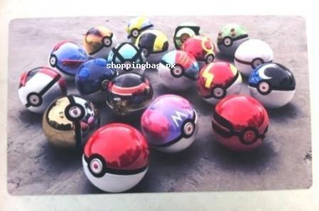 Pokemon Pokeballs playmat