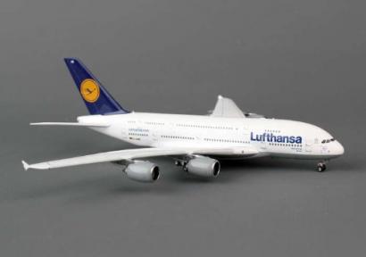 Phoenix Lufthansa FC Bayern Muchen A380 Model Airplane